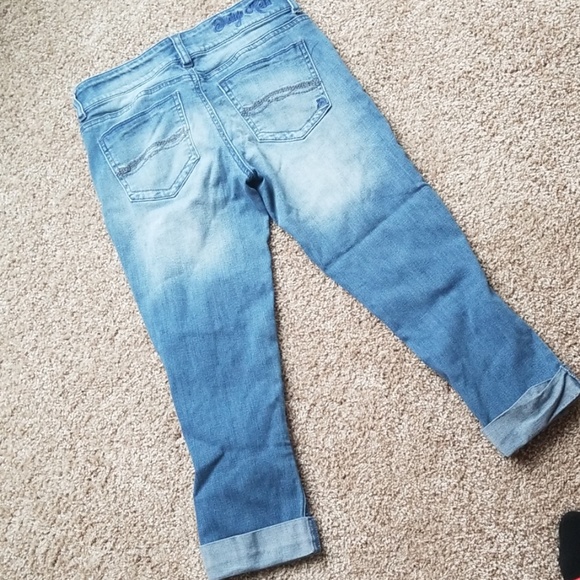 Capris - Picture 2 of 3